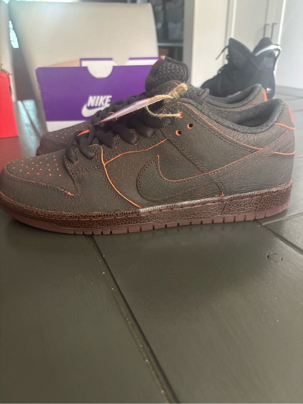 Nike SB dunk low Krampus edition